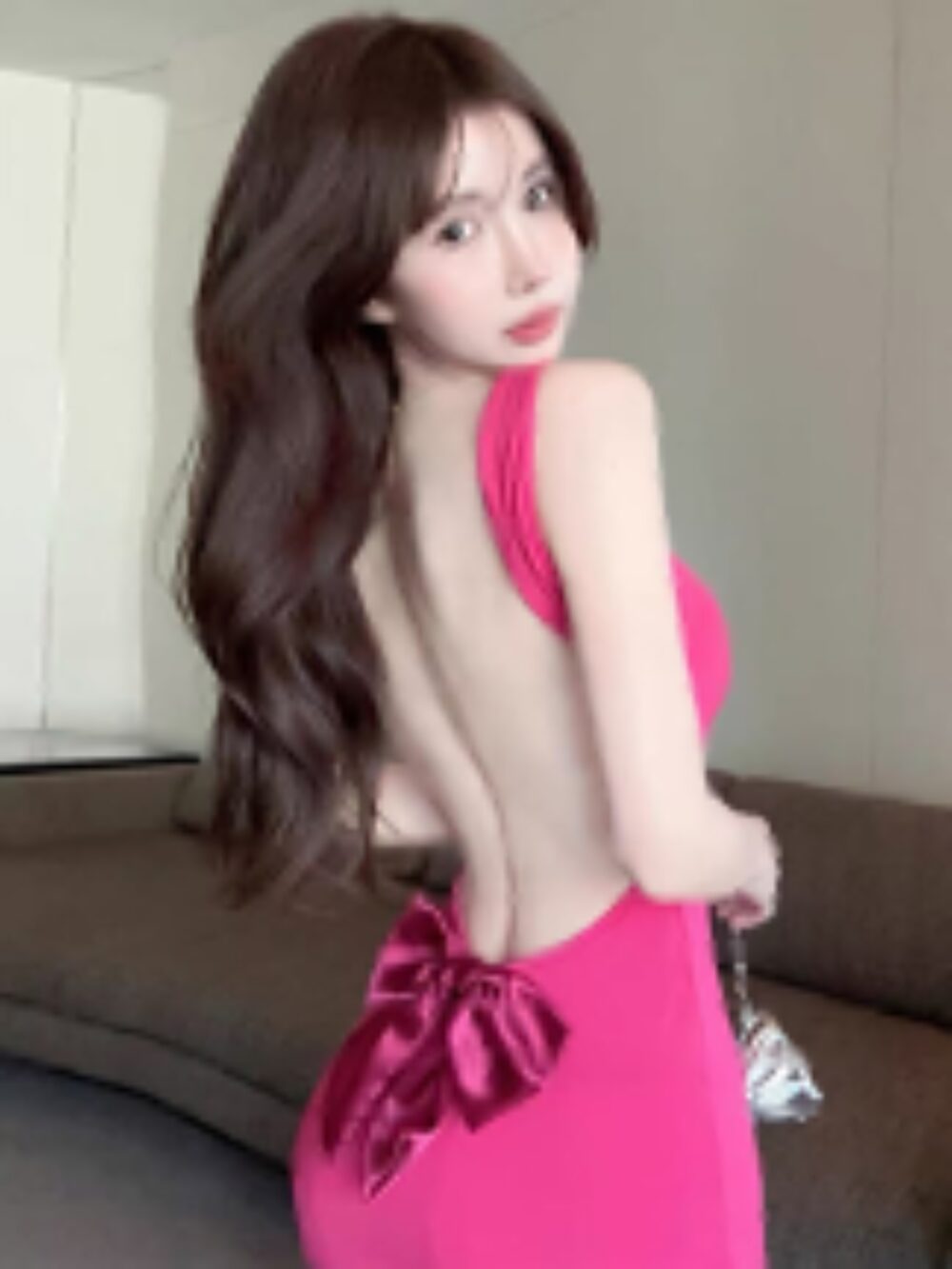 BACKBOW ALLURE OPEN-BACK GOWN - Image 3