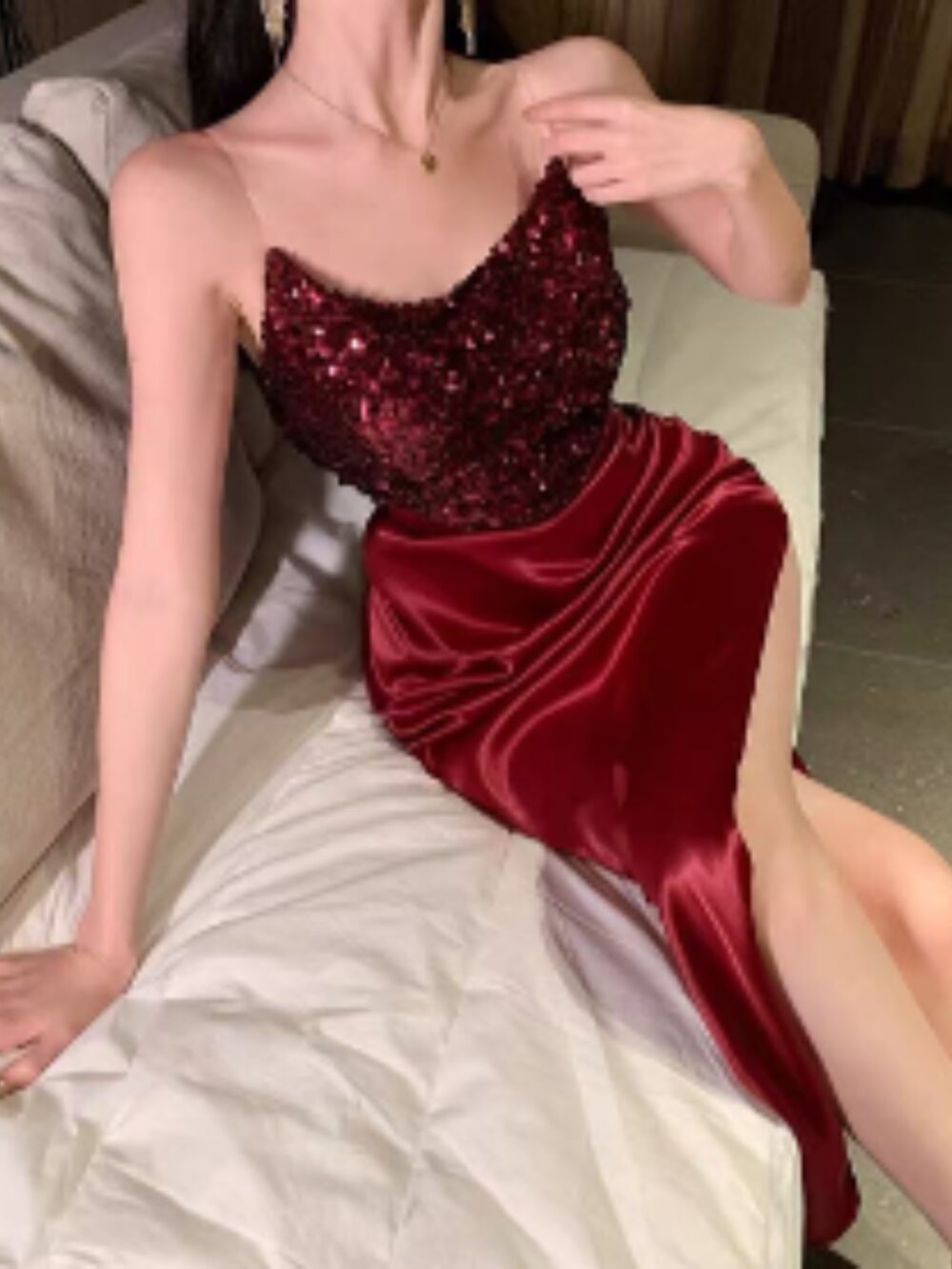 GARNET SPARKLE AND SATIN SLIT DRESS - Image 3