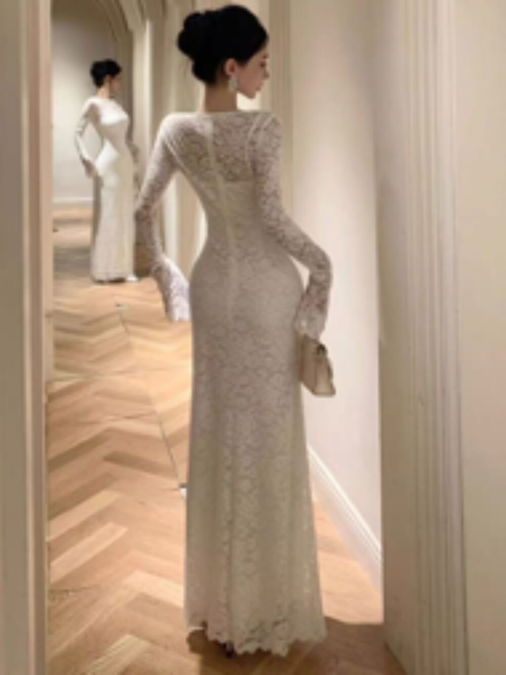 MIDNIGHT LACE SILHOUETTE GOWN - Image 2