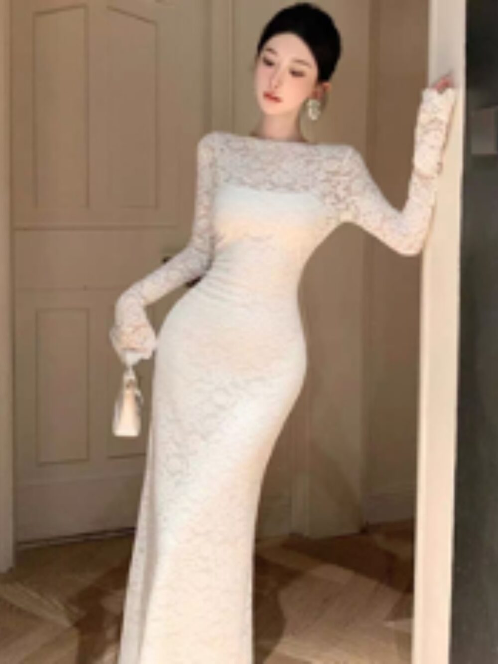 MIDNIGHT LACE SILHOUETTE GOWN - Image 3