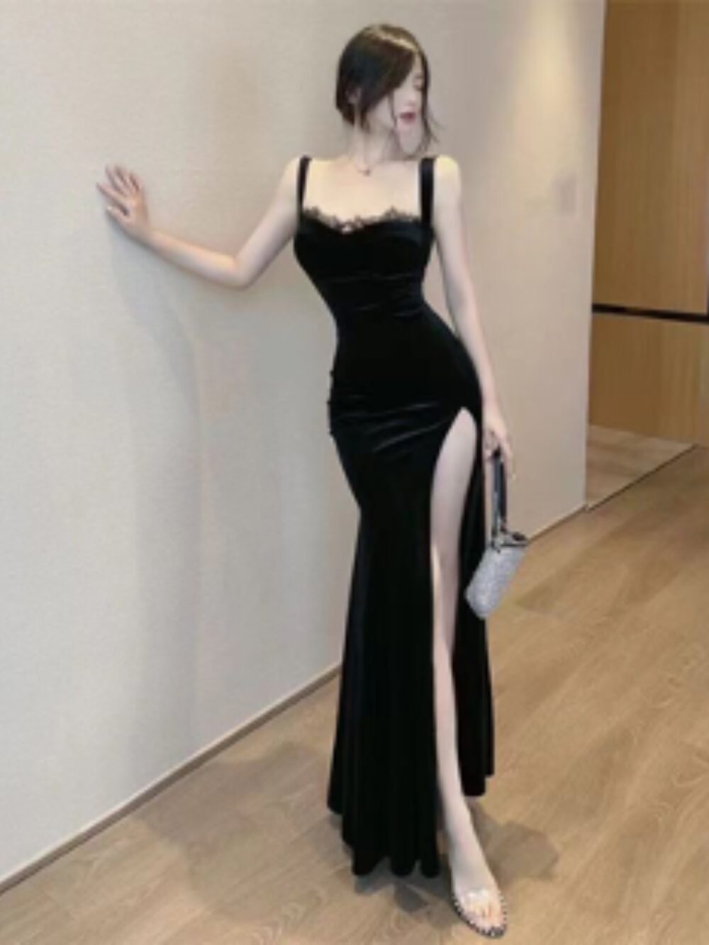SCARLET DESIRE VELVET GOWN WITH SIDE SLIT - Image 4