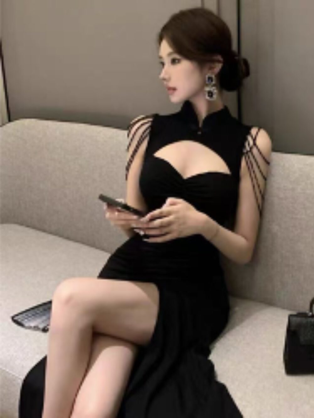 THE MIDNIGHT EMPRESS CUTOUT GOWN - Image 4